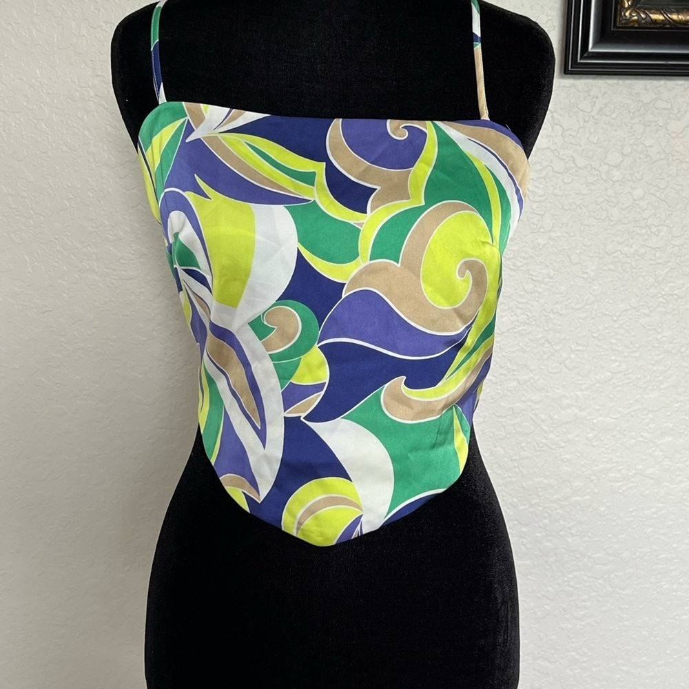 Gianni Bini Green and Blue Fitted Crop Camisole
Caja 6
